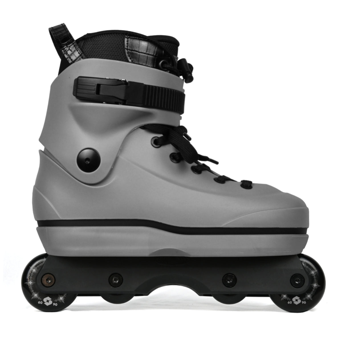 Stefan Brandow Omni V3. This is Stefan’s first pro skate, and the response has been incredible. His promo video is our most viewed on our YouTube channel, and the announcement post is sitting at 880 shares on Instagram
The Stefan Brandow Omni V3 is a Grey boot with Grey soul plates and black highlights. The liner offers a bit more ankle padding than the previous liners, and features crocodile skin texture highlights
Black Complete Model
- Black Standard Antirocker frame
- Black 60mm 90A wheels