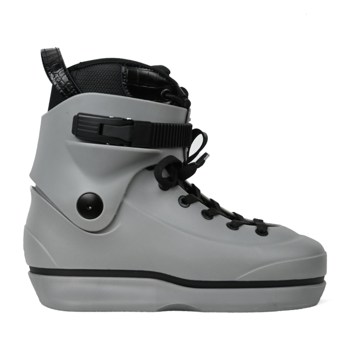 Stefan Brandow Omni V3. This is Stefan’s first pro skate, and the response has been incredible. His promo video is our most viewed on our YouTube channel, and the announcement post is sitting at 880 shares on Instagram
The Stefan Brandow Omni V3 is a Grey boot with Grey soul plates and black highlights. The liner offers a bit more ankle padding than the previous liners, and features crocodile skin texture highlights
Black Complete Model
