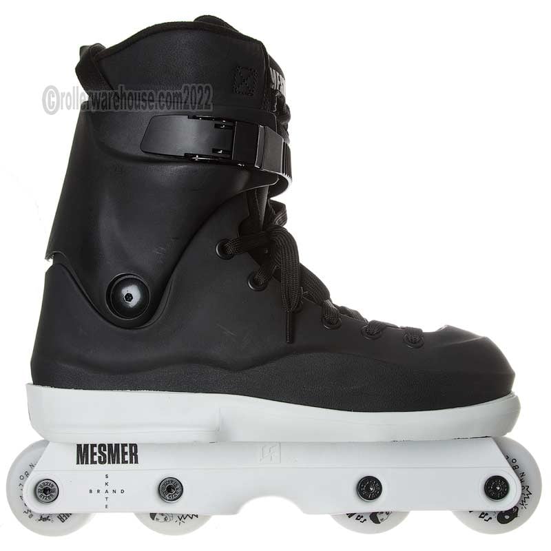 Updated John Bolino Pro skate with new liners, reworked boot, new buckle and more...
 Kizer Fluid V frames with 60mm wheels in a flat 90a/95a/95a/90a hardness configuration. Having the middle wheels harder provides less wheels bite on grinds while still maintaining great grip on all surfaces.
New re-worked dual fit liners are even more comfortable and provide a much better fit in the toe box compared to V1 Slayer Liner.
EVA dampening pad between shell and soulplate. Rollerblade, aggressive inline skate.