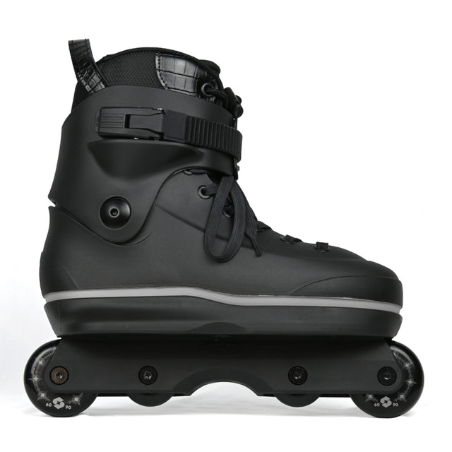The Black Omni V3 is a Black boot and Black soul plate with Grey highlights, and also includes the same new V3 liner.


Black Complete Model&nbsp;
- Black Standard Antirocker frame
- Black 60mm 90A wheels
- ABEC 9 bearings